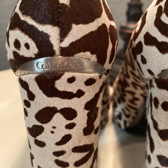 Calvin Klein leopard print platform heels size 8 new in box - Picture 5 of 9
